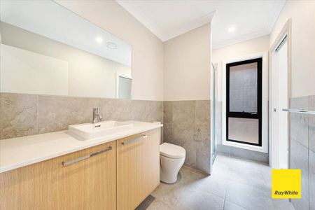 A near new aesthetically designed spacious house ready to move in. - Photo 3