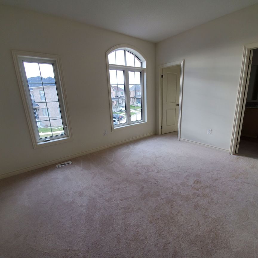 For Lease - 18 Bachelor Street, Brampton, Ontario - Photo 1