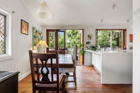 Stunning & Spacious - 3 Bedrooms, 2 Bathrooms plus So Much More! - Photo 3