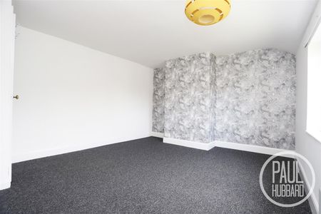 Beccles Road, Lowestoft, NR33 - Photo 3