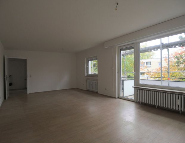 Willkommen in Ihrem neuen Zuhause! Weitläufige 4-Zimmer-Wohnung mit zwei Balkonen. - Foto 1