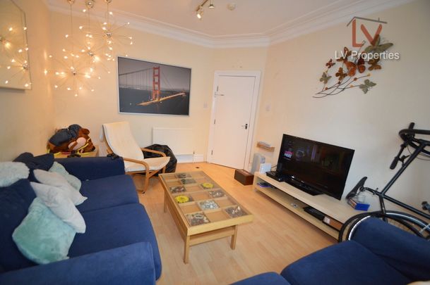 Hartley Crescent - Photo 1