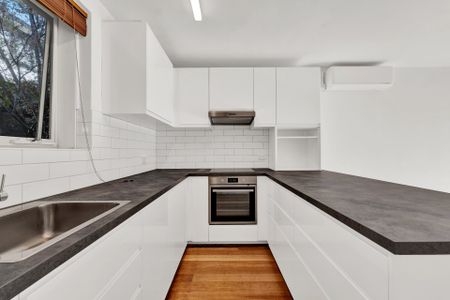 Bright, North-Facing Apartment in Prahran - Photo 5