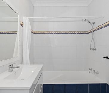 Lovely 3-Bedroom Home - Photo 4