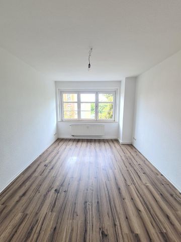geräumige 2,5 Raum Wohnung auf Wunsch mit EBK - Photo 4
