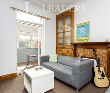 4 bedroom house to rent Bath Road, PO4 - Photo 1