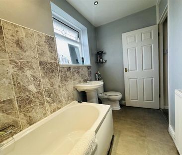 3 bedroom house to rent - Photo 3