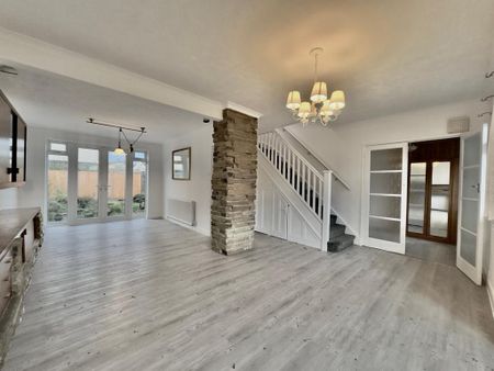 3 bedroom detached house to rent - Photo 4