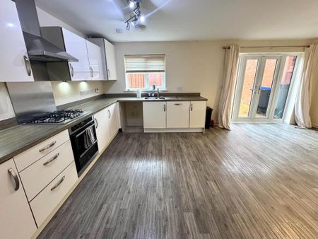 4 bedroom detached house to rent - Photo 5