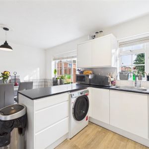 Woburn Avenue, Hampshire Woburn Avenue, Hampshire - Photo 3