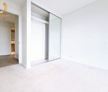 Fabulous 1 BED 1BATH Apartment in Docklands along Yarra River!! - Photo 2