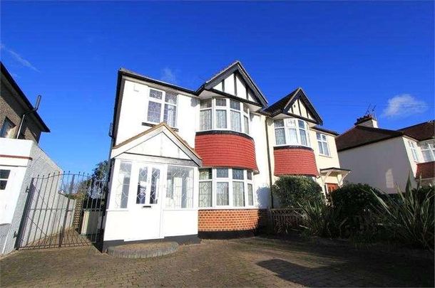 Olive Avenue, Leigh-on-sea, Essex, SS9 - Photo 1