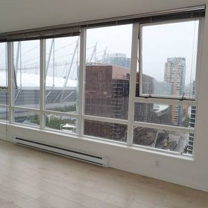 Yaletown 2 Bedroom 1 bath at Max with amazing amentites! - Photo 2