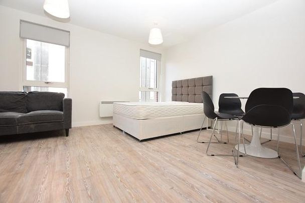 Studio to rent - Photo 1