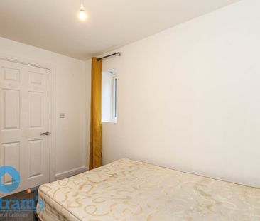 3 bed Ground Floor Flat for Rent - Photo 2