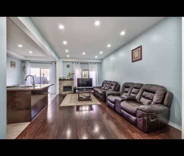 For Lease - 137 Palacebeach Trail, Hamilton, Ontario - Photo 2