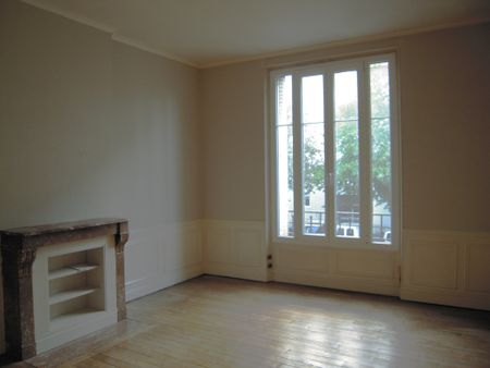 Location Appartement 4 pièces 96m² REIMS 51100 - Photo 2