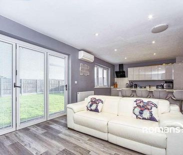 Don Close, Swindon, Wiltshire, SN25 - Photo 1