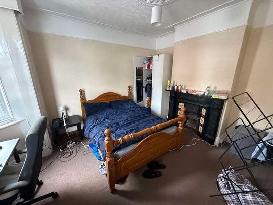 Tennyson Road, SO17 - Photo 1