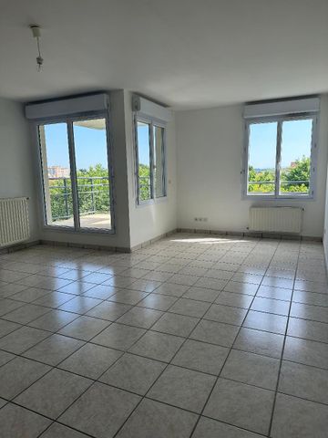 Location Appartement 3 pièces 66m² BRON 69500 - Photo 5