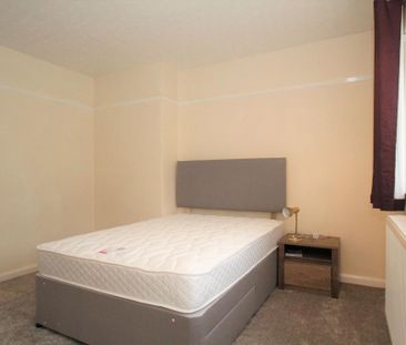 2 bedroom end of terrace house to rent - Photo 4