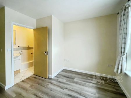 Station Approach, Woking, Surrey, GU22 7PB - Photo 4