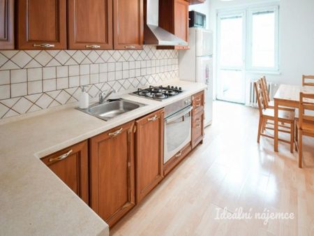 Pronájem bytu 3+1 72 m2 - Fotografie 5