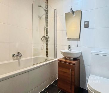 2 bedroom flat to rent - Photo 6