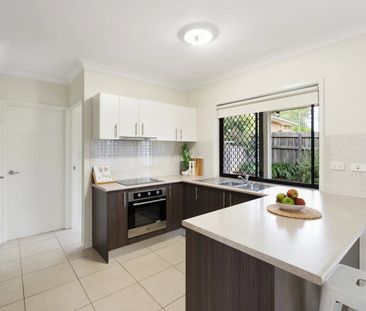 Spacious & Low-Maintenance Townhouse in the Heart of Murrumba Downs - Photo 4