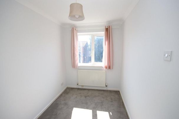 3 bedroom end of terrace house to rent - Photo 1