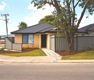 Cosy villa in the heart of Kelmscott - Photo 1