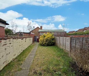 2 bedroom terraced house to rent - Photo 2