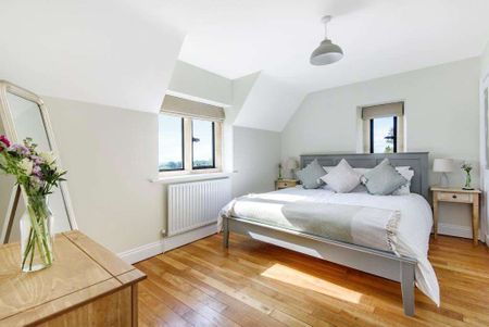 Charming country home just outside of the picturesque village of Snowhill. - Photo 5