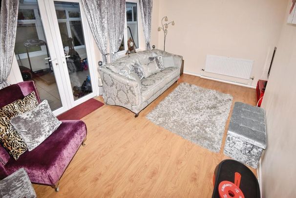 3 bedroom semi-detached house to rent - Photo 1