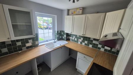 3 bedroom terraced house to rent - Photo 2