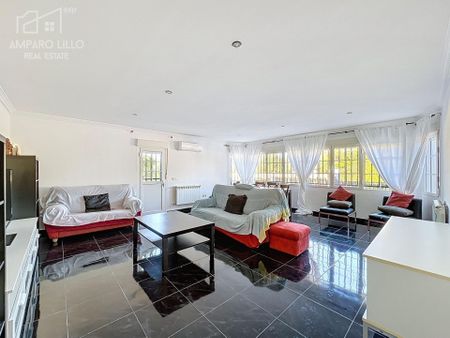 Magnífico chalet independiente en alquiler en Mejorada del Campo | Zona El Tallar | Con apartamento independiente y parcela privada - Photo 3