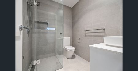 LUXURIOUS LIVING - MONTHLY GARDENING INCLUDED - Photo 5