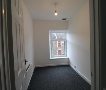 House - Terraced For Rent Clydach Road, Tonypandy - Photo 2