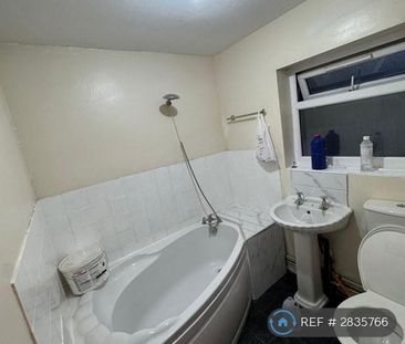 3 bedroom terraced house to rent - Photo 5