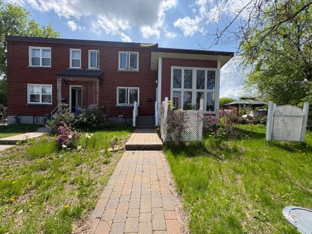 For Lease - 1222 Dorchester Avenue, Carlington - Central Park, Ontario - Photo 3