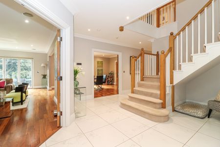 6 bedroom house to rent - Photo 2