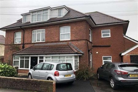 Bedroom First Floor Studio In Queens, BH8 - Photo 5