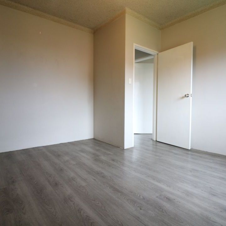 PRIME LOCATION - READY TO MOVE IN!!! - Photo 1