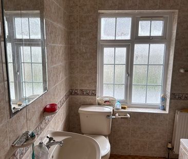 Room in a Shared House, St Margarets Ave, HA2 - Photo 5