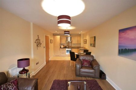 3 bedroom apartment to rent - Photo 2