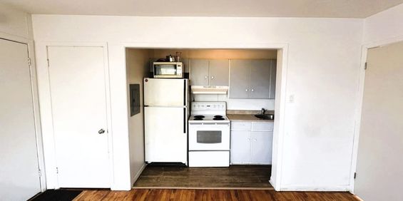 3 1/2: Spacieux, Lumineux, 3e étage - Photo 3