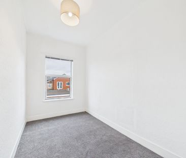 Oxford Street, Leigh, WN7 - Photo 6