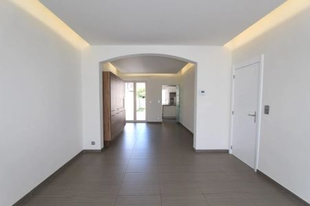 MOOI VERNIEUWDE WONING MET TUIN - Photo 2
