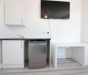 10 bedroom house share to rent - Photo 3