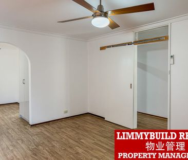 FOUR BEDROOM FAMILY HOME. - Photo 2